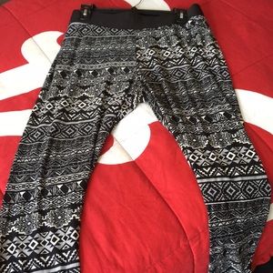 Women’s workout pants- leggings.